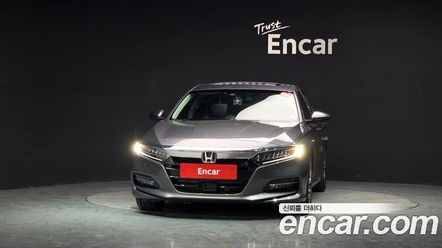 Honda Accord 2.0 Hybrid Touring — пробег 100 047 км — фото 3 из 5