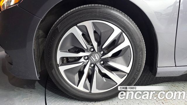 Honda Accord 2.0 Hybrid Touring — пробег 100 047 км — фото 5 из 5