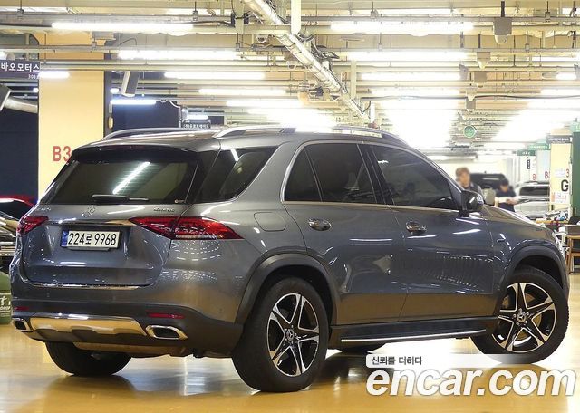 Mercedes-Benz GLE-Class GLE350e 4MATIC — пробег 23 000 км — фото 2 из 5