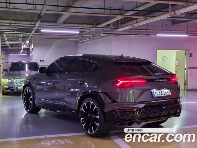 Lamborghini Urus из Кореи Encar