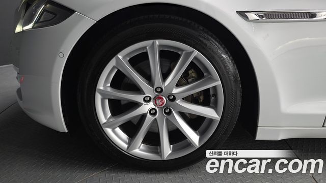Jaguar XJ из Кореи Encar