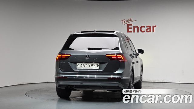 Volkswagen Tiguan 2.0 TDI Prestige — пробег 52 717 км — фото 4 из 5