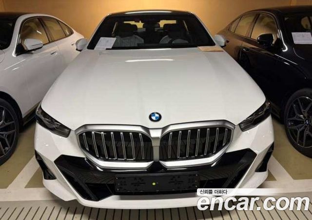 BMW 5-Series 530i xDrive M Sport — пробег 3 км — фото 1 из 5