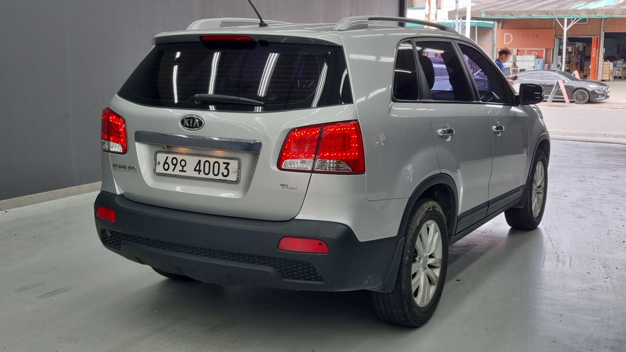 Kia Sorento Diesel 2.0 2WD TLX High-Deluxe — пробег 130 000 км — фото 2 из 5