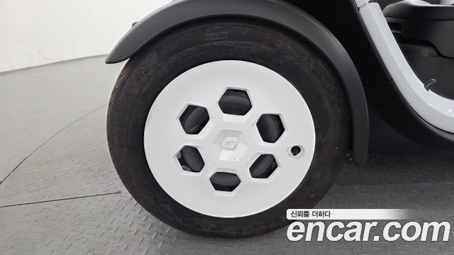 Renault (Samsung) Twizy Life(2-Seater) — пробег 26 км — фото 5 из 5