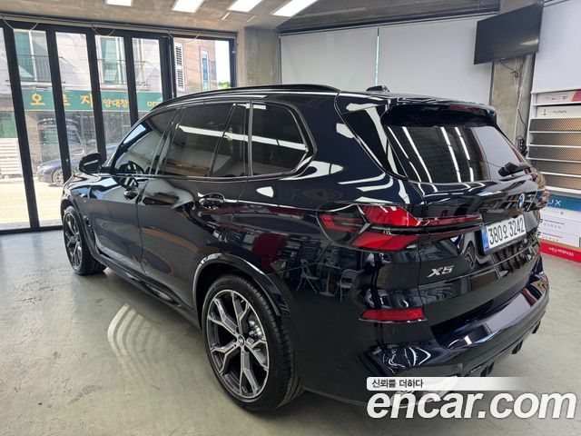 BMW X5 xDrive 40i M Sport — пробег 3 541 км — фото 4 из 5