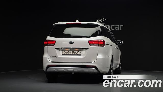 Kia Carnival из Кореи Encar