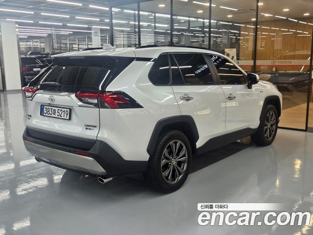 Toyota RAV4 2,5 4WD Hybrid LTD — пробег 6 280 км — фото 2 из 5