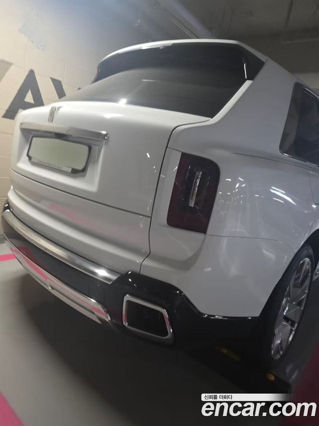 Rolls-Royce Cullinan 6.7 V12 — пробег 230 км — фото 2 из 5