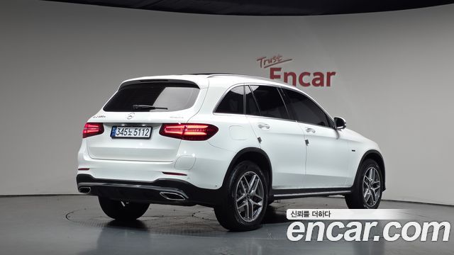 Mercedes-Benz GLC-Class GLC350e 4MATIC AMG Line — пробег 52 291 км — фото 2 из 5