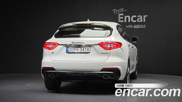Maserati Levante из Кореи Encar