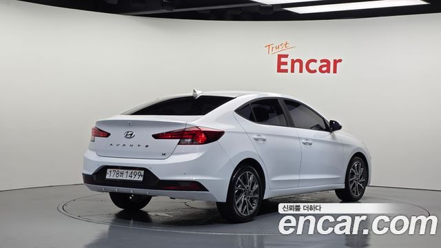 Hyundai AVANTE 1.6 Style — пробег 81 364 км — фото 2 из 5