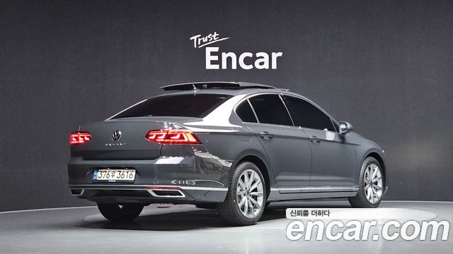 Volkswagen Passat 2.0 TDI Prestige — пробег 100 010 км — фото 2 из 5