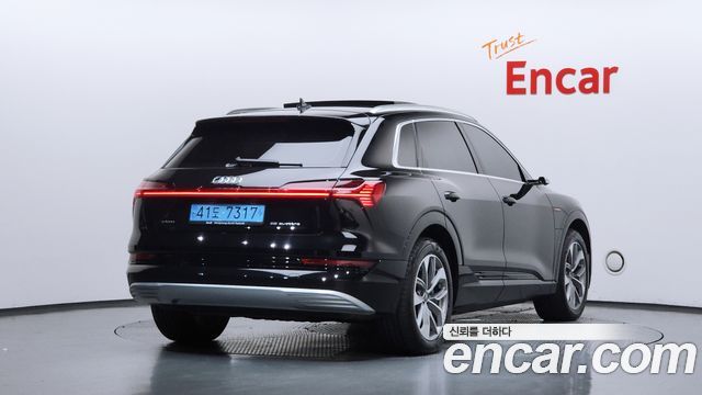 Audi e-tron из Кореи Encar