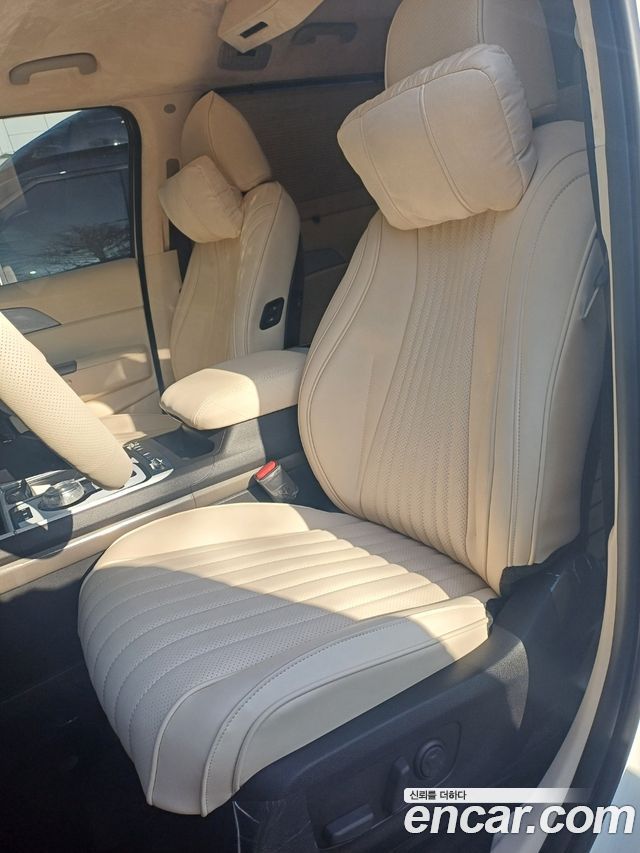 Kia Carnival Gasoline 4-Seater Hi Limousine (Special) — пробег 10 000 км — фото 3 из 5