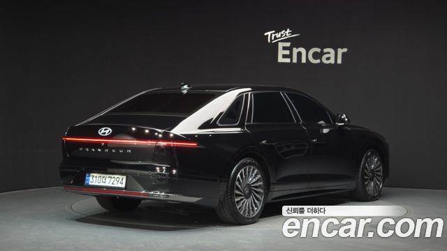 Hyundai Grandeur 3,5 Gasoline 4WD Calligraphy — пробег 9 341 км — фото 2 из 5