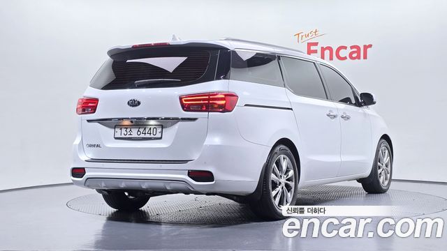 Kia Carnival 9-Seater Prstige — пробег 84 006 км — фото 2 из 5