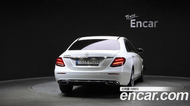 Mercedes-Benz E-Class из Кореи Encar