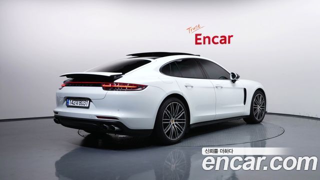 Porsche Panamera 3.0 AWD — пробег 110 307 км — фото 2 из 5