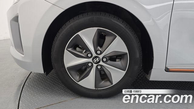 Hyundai Ioniq Q — пробег 36 050 км — фото 5 из 5