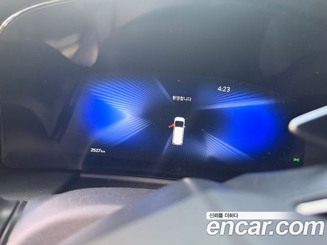 Lexus LM 500h Executive — пробег 2 700 км — фото 3 из 5