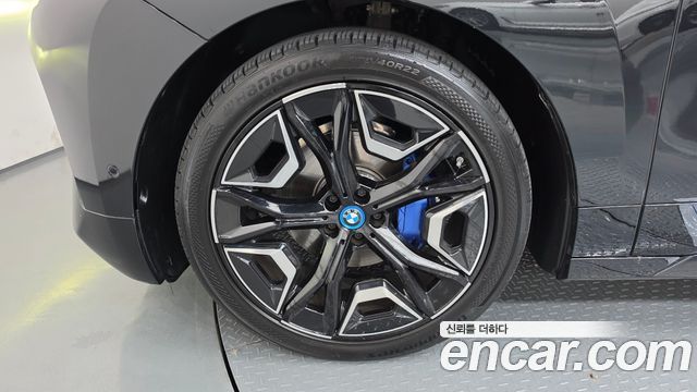 BMW iX из Кореи Encar
