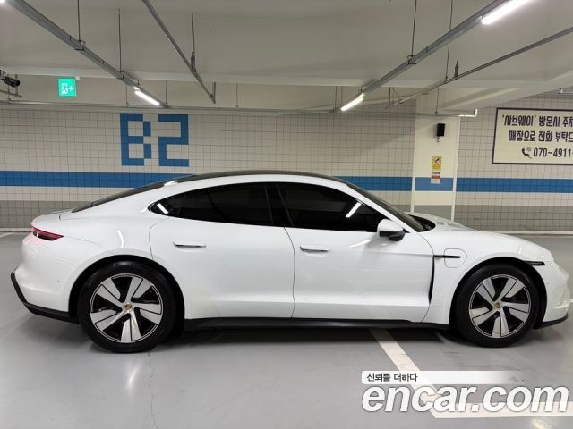 Porsche Taycan 4S — пробег 16 556 км — фото 3 из 5