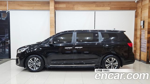 Kia Carnival 9-Seater Luxury — пробег 103 675 км — фото 5 из 5