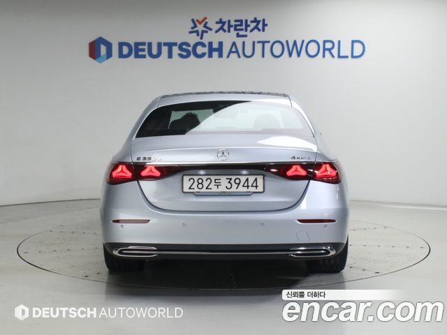 Mercedes-Benz E-Class E350e 4MATIC — пробег 14 600 км — фото 4 из 5