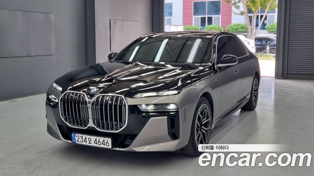 BMW 7-Series 740i sDrive M Sport — пробег 59 400 км — фото 1 из 5