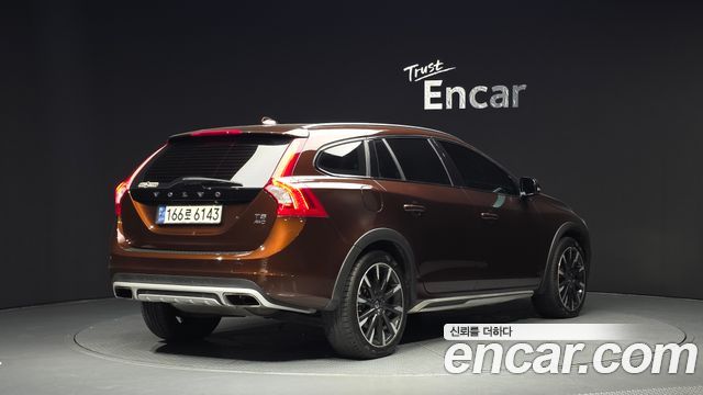 Volvo V60 T5 AWD — пробег 109 202 км — фото 2 из 5