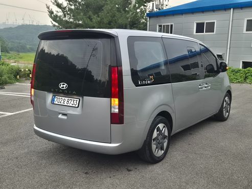 Hyundai Staria Tourer 11-Seater Modern — пробег 12 021 км — фото 2 из 5