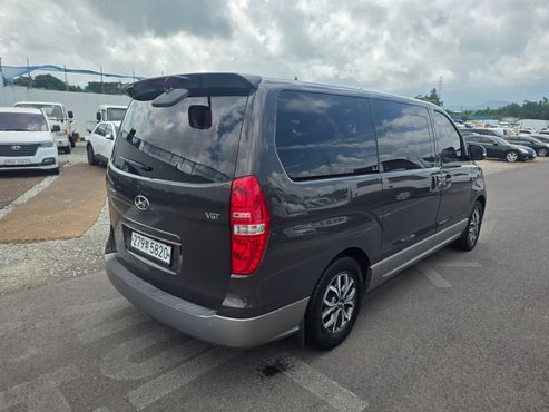 Hyundai Starex Urban 9-Seater Premium Spicial — пробег 67 587 км — фото 2 из 5