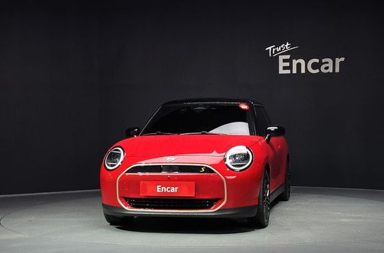 Mini Cooper SE Favoured — пробег 8 567 км — фото 3 из 5