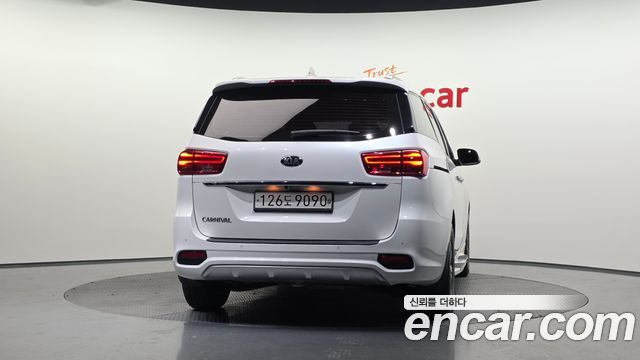 Kia Carnival из Кореи Encar