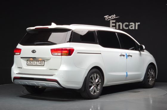 Kia Carnival 7-seater Limousine VIP — пробег 77 108 км — фото 2 из 5