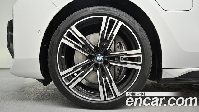 BMW 7-Series 750e xDrive M Sport — пробег 8 057 км — фото 5 из 5
