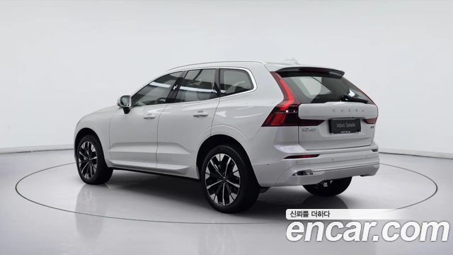 Volvo XC60 T8 Ultra Bright — пробег 69 км — фото 2 из 5