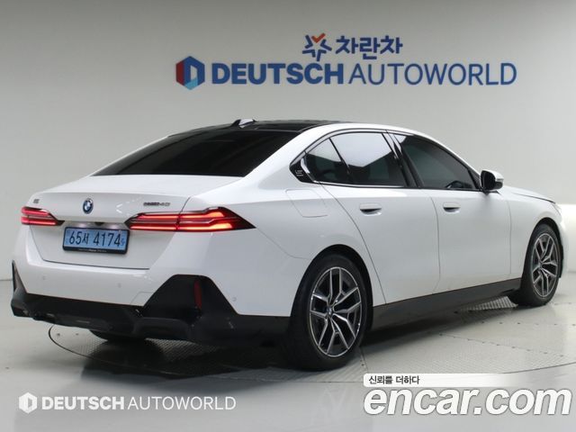 BMW i5 eDrive 40 M Sport — пробег 7 123 км — фото 2 из 5