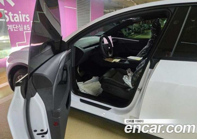 Tesla Model Y L Long Range AWD — пробег 1 км — фото 4 из 5