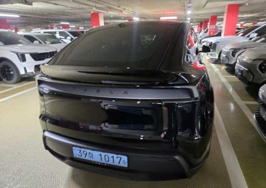 Tesla Model Y L Long Range AWD — пробег 1 км — фото 3 из 5