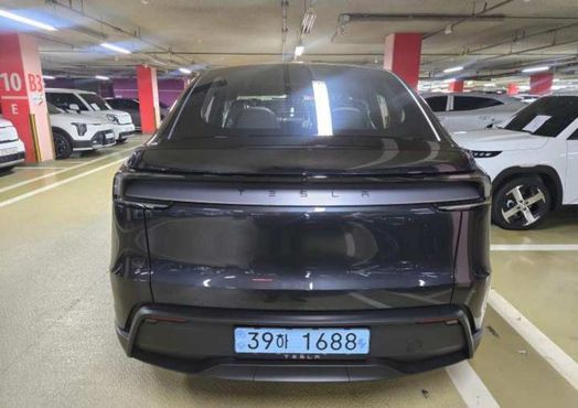 Tesla Model Y L Long Range AWD — пробег 1 км — фото 3 из 5