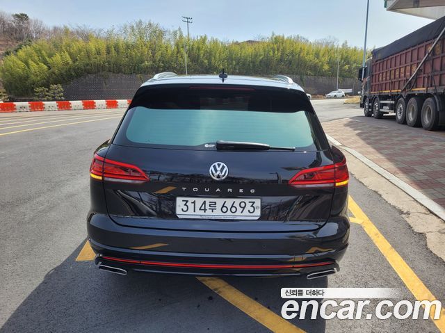 Volkswagen Touareg 3.0 TDI R-Line — пробег 119 500 км — фото 2 из 5