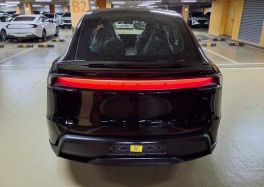 Tesla Model Y L Long Range AWD — пробег 1 км — фото 3 из 5