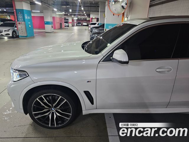 BMW X5 xDrive 40i M sports Onlie Exclusive Edition — пробег 47 000 км — фото 2 из 5
