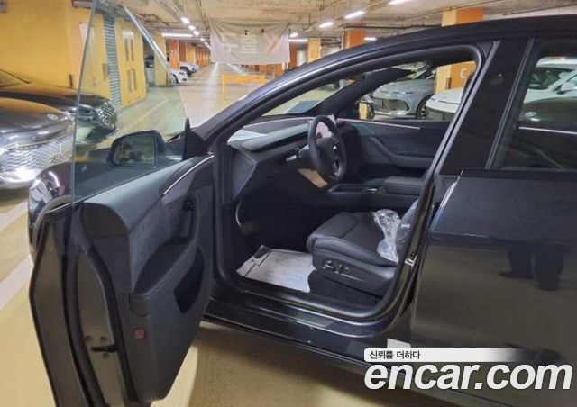 Tesla Model Y L Long Range AWD — пробег 1 км — фото 4 из 5