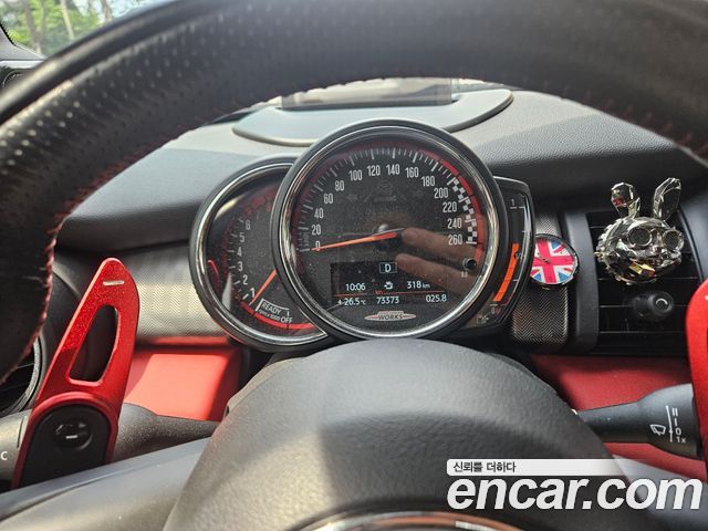 Mini Cooper Convertible JCW 3rd — пробег 75 000 км — фото 4 из 5