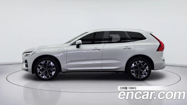 Volvo XC60 T8 Ultra Bright — пробег 2 920 км — фото 3 из 5