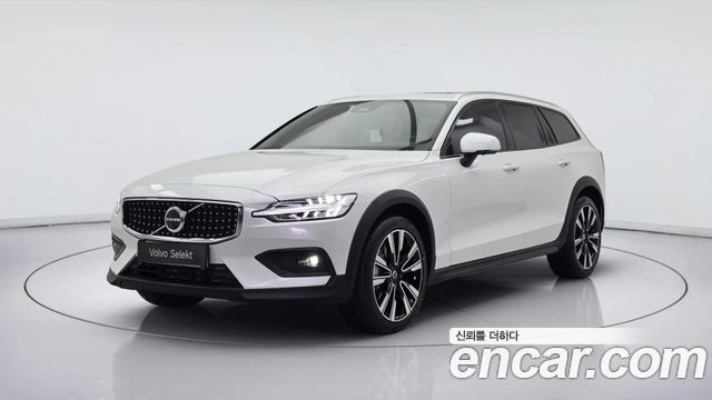 Volvo V60 B5 Ultra AWD — пробег 609 км — фото 1 из 5