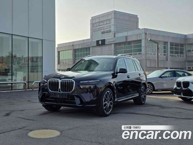 BMW X7 xDrive 40d Design Pure Excellence 6-Seater — пробег 5 000 км — фото 1 из 5
